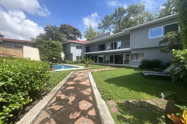 Foto de inmueble en Díaz Ordaz #679, Col. Acapatzingo C.P. 62493, Cuernavaca
