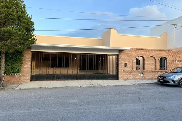 Foto de inmueble en Doctor Gonzalo Valdés Galindo #316, Col. Los Doctores C.P. 25250, Saltillo