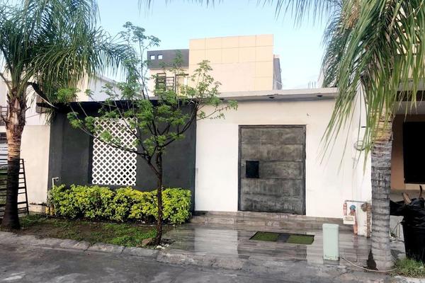 Se vende casa en Dos, Colonia Privadas de Santa Rosa, C.P. 66610