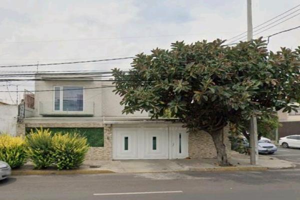 Foto de inmueble en Calle Heliópolis, Col. Clavería C.P. 02080, Azcapotzalco