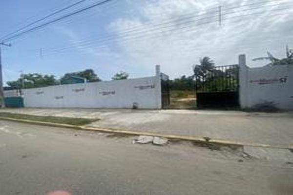 Foto de inmueble en Avenida 16 de Septiembre 17 #s/n, Col. Estero Del Pantano C.P. 96343, Cosoleacaque
