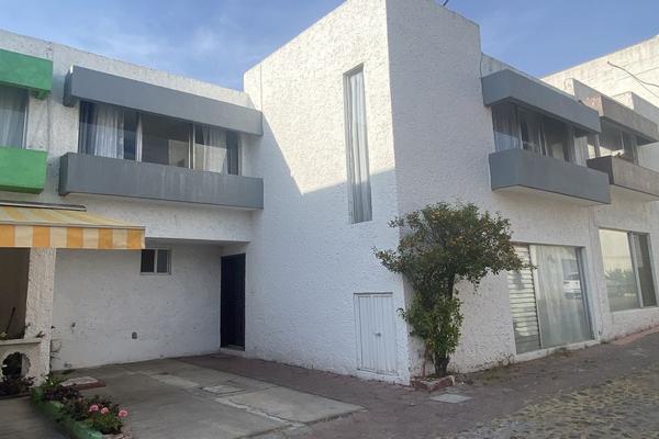 Foto de inmueble en Enredadera, Col. Álamos 3a Sección C.P. 76160, Querétaro