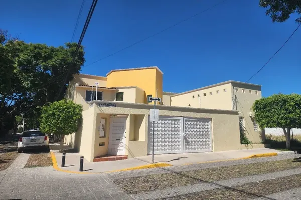 Foto de inmueble en Enrramada #43, Col. Álamos 3a Sección C.P. 76160, Querétaro