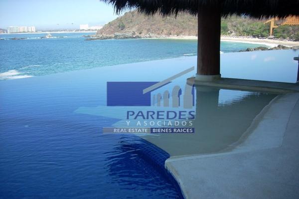 Foto de inmueble en D203 Departamento Residencial Venta 5 recámaras en Ixtapa , Col. Ixtapa C.P. 40884, Zihuatanejo de Azueta
