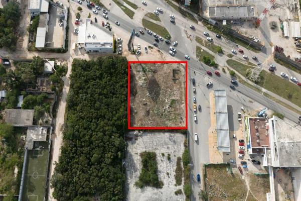 Foto de inmueble en Avenida Huayacán esquina Colegios #s/n, Col. Colegios C.P. 77560, Benito Juárez