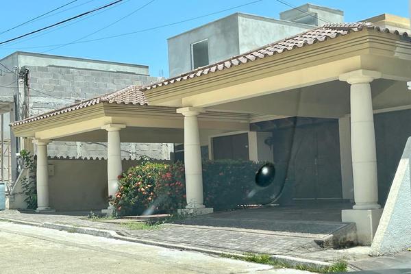 Foto de inmueble en  , Col. Flamboyanes C.P. 89330, Tampico