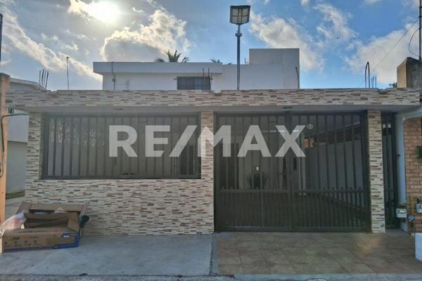 Foto de inmueble en GENOVEVO RIVAS GUILLEN, Col. Ampliación Unidad Nacional C.P. 89510, Ciudad Madero