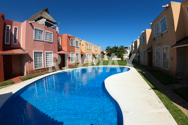 Foto de inmueble en Granjas del marques, Col. Puerto Marqués C.P. 39890, Acapulco de Juárez