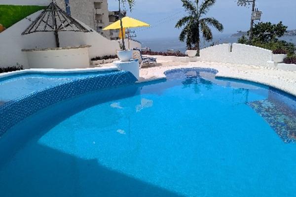 Foto de inmueble en Guadalajara #100, Col. Lomas de Costa Azul C.P. 39830, Acapulco de Juárez