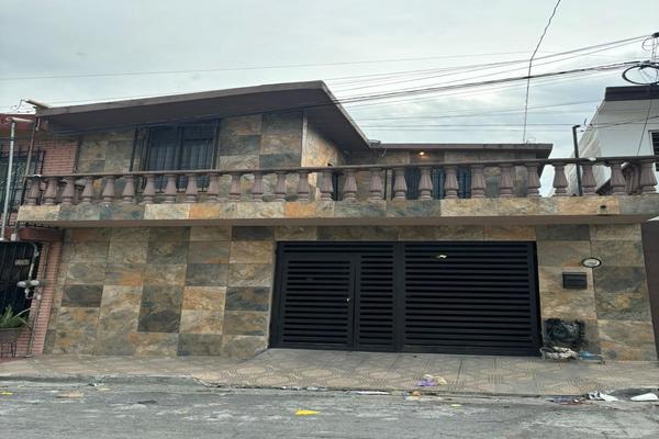 Foto de inmueble en  , Col. Independencia C.P. 64720, Monterrey