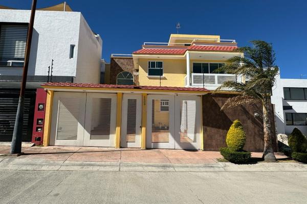 Foto de inmueble en José Manuel Hidalgo y Esnaurrizar, Col. Lomas Verdes 6a Sección C.P. 53126, Naucalpan de Juárez