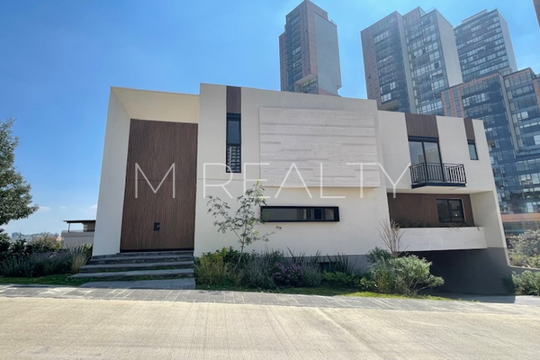 Foto de inmueble en La Vista, Col. Bosque Real C.P. 52774, Huixquilucan