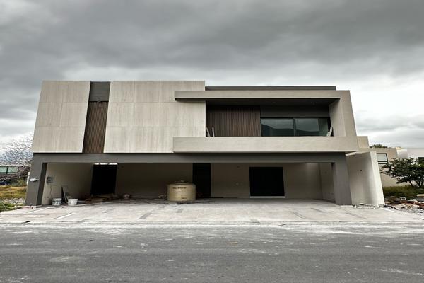 Foto de inmueble en Las Esmeraldas, Col. El Barrial C.P. 67303, Santiago