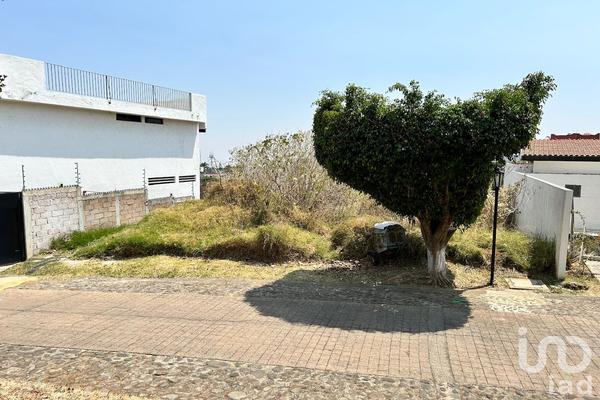 Foto de inmueble en Lomas de Ahuatlan, Col. Real de Tetela C.P. 62130, Cuernavaca