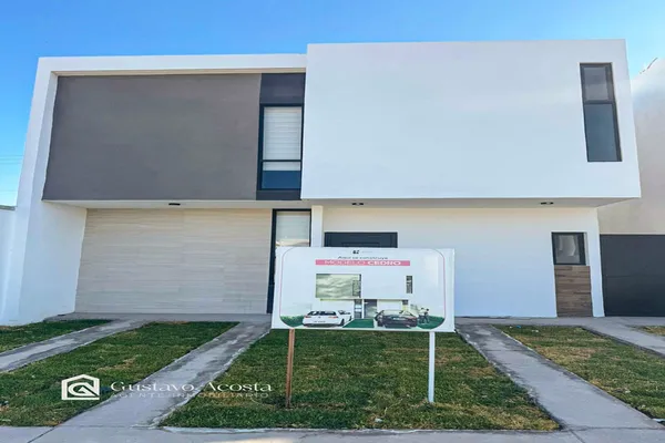 Foto de inmueble en  , Col. Los Cedros C.P. 35049, Gómez Palacio