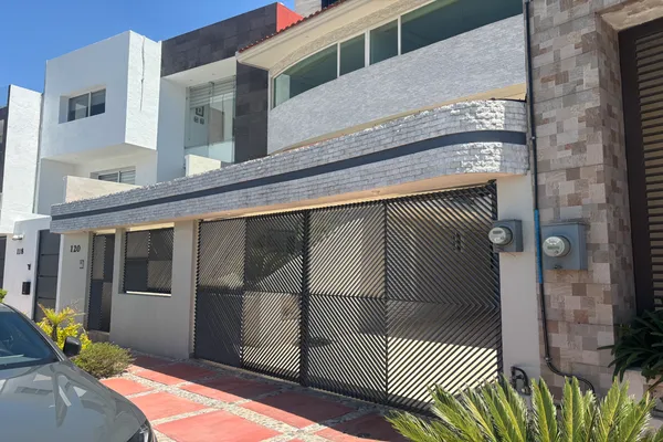 Foto de inmueble en Lucas Alaman ##X, Col. Lomas Verdes 6a Sección C.P. 53126, Naucalpan de Juárez