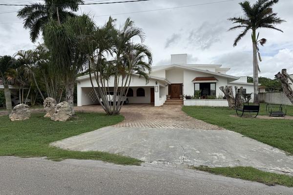 Foto de inmueble en Mangos, Col. Club de Golf La Ceiba C.P. 97302, Mérida