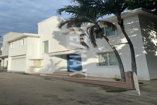 Foto de inmueble en Márquez Guadalupe, Col. El Charro C.P. 89364, Tampico