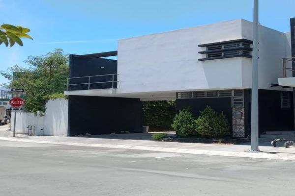 Foto de inmueble en Palma Cocotero, Col. Centrika 1 Sector 1a. Etapa C.P. 64520, Monterrey