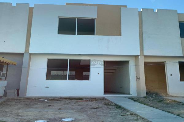 Casa en palo rosa 111, Valle del Roble, Nuevo Leó... 