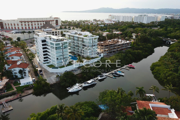 Foto de inmueble en Paseo de los Cocoteros, Col. Bahía de Banderas C.P. 63737, Bahía de Banderas