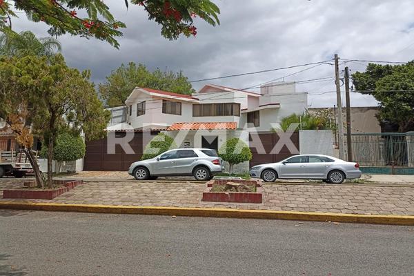Foto de inmueble en Paseo del Llano, Col. Villas de Irapuato C.P. 36670, Irapuato