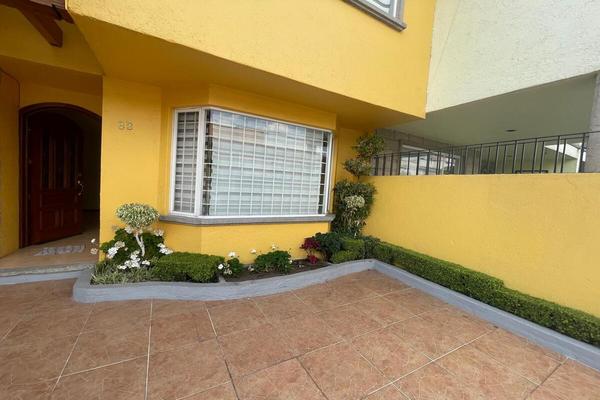 Foto de inmueble en Pavo Real, Col. Jardines de San Mateo C.P. 53240, Naucalpan de Juárez