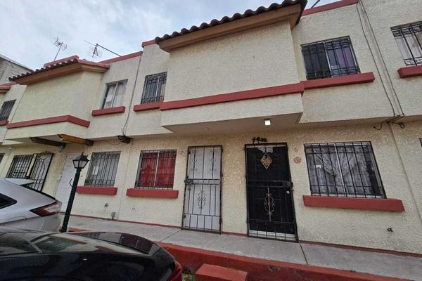 Foto de inmueble en Priv valdemosq, Col. Villa del Real C.P. 55749, Tecámac