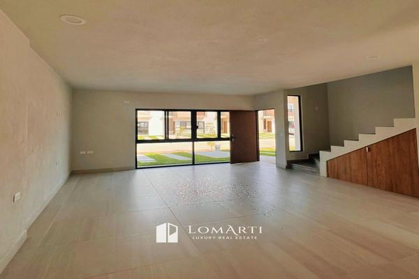 Foto de inmueble en Prolongación villa las flores, Col. Puerto Vallarta Centro C.P. 48300, Puerto Vallarta