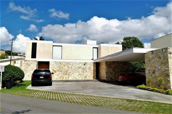 Foto de inmueble en Residencia en el Club de Golf La CeibaCon Piscina y Vista al Campo., Col. Club de Golf La Ceiba C.P. 97302, Mérida