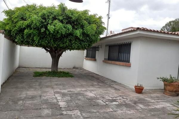 Foto de inmueble en Robles #123, Col. Jurica Pinar C.P. 76100, Querétaro