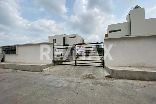 Foto de inmueble en Rosa, Col. Jardines de Champayan 1 C.P. 89358, Tampico