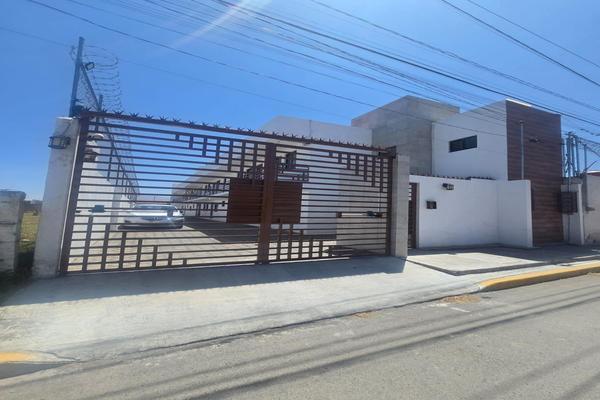 Foto de inmueble en  , Col. San Luis Mextepec C.P. 51355, Zinacantepec
