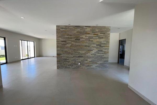 Foto de inmueble en SANTA FE, Col. Villas de Irapuato C.P. 36670, Irapuato