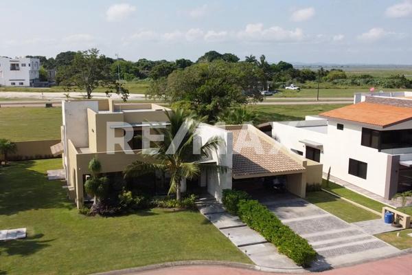 Foto de inmueble en Segunda privada Laguna del Cañón, Col. Residencial Lagunas de Miralta C.P. 89605, Altamira