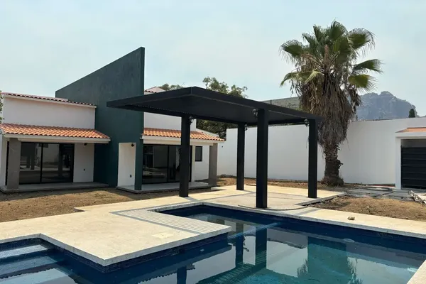 Foto de inmueble en  , Col. Tlayacapan Centro C.P. 62540, Tlayacapan