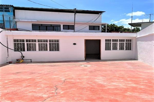 Casa disponible en venta en Tzontehuitz, Colonia INFONAVIT La Isla, C.P ...