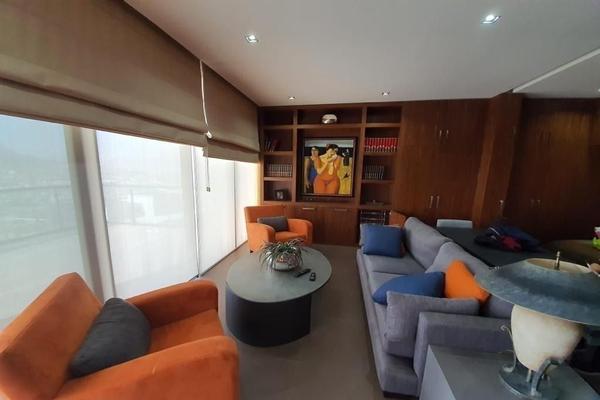 Foto de inmueble en Vía Cordillera Torre Lovft, Col. Zona Valle Poniente C.P. 66233, San Pedro Garza García